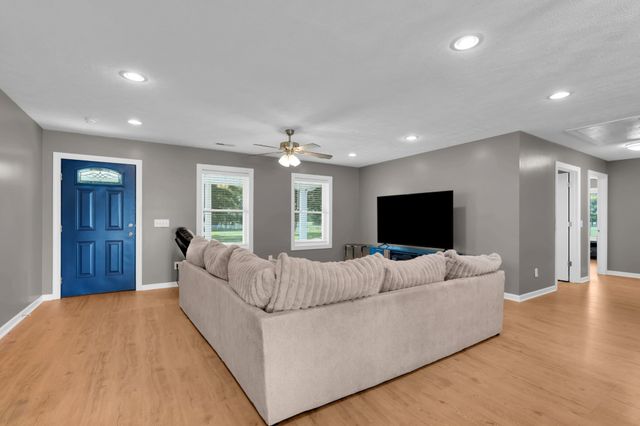 257 Whitaker Rd, Shelbyville, TN 37160