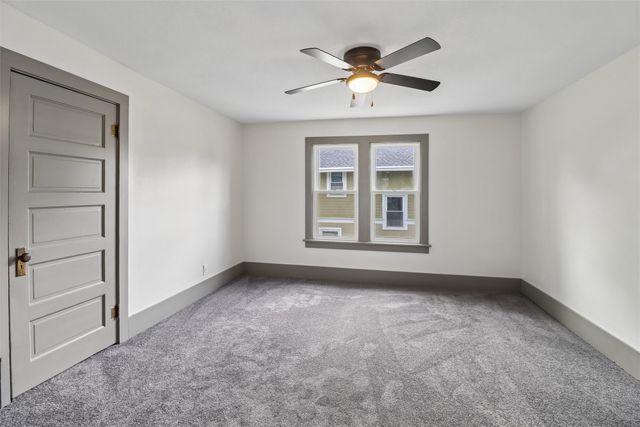 683 35th Street, Des Moines, IA 50312