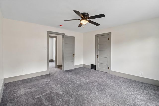 683 35th Street, Des Moines, IA 50312