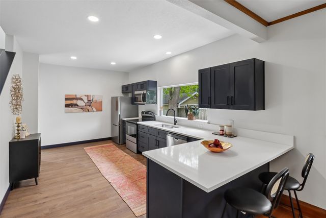 683 35th Street, Des Moines, IA 50312