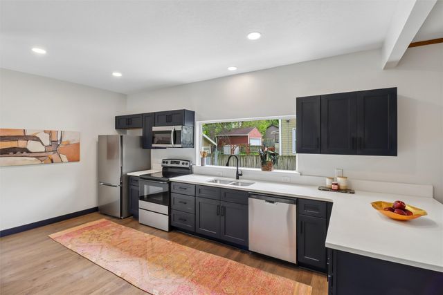 683 35th Street, Des Moines, IA 50312