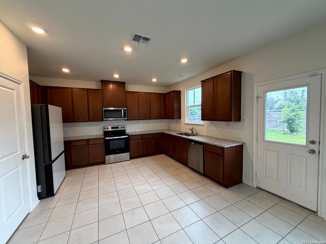 4554 OTRA OTRA DR, San Antonio, TX 78222