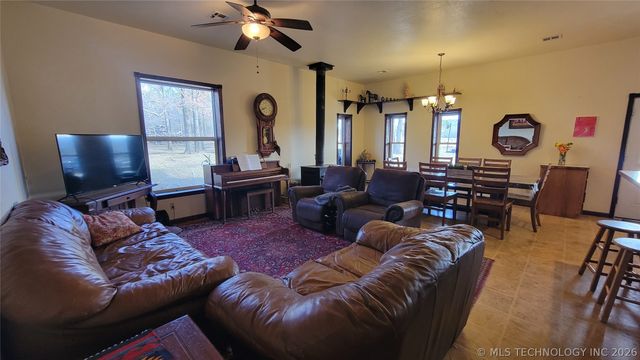 476298 E 791, Stilwell, OK 74960
