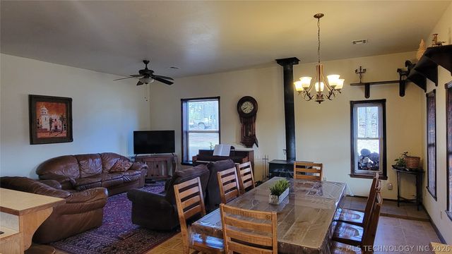 476298 E 791, Stilwell, OK 74960
