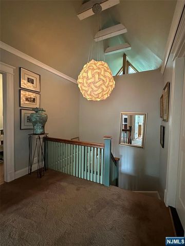 127 Howard Terrace, Leonia, NJ 07605