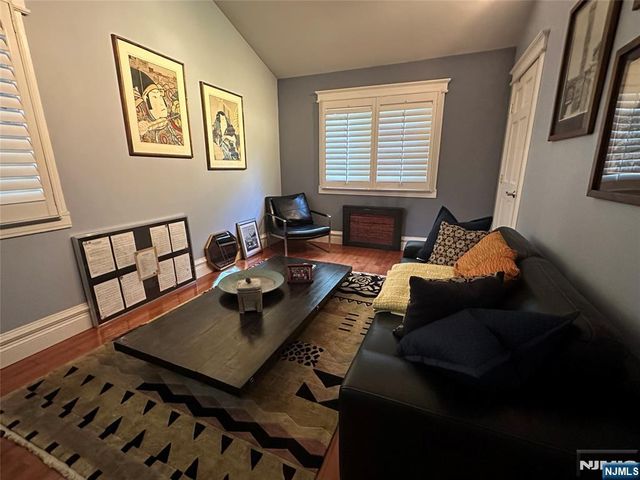 127 Howard Terrace, Leonia, NJ 07605