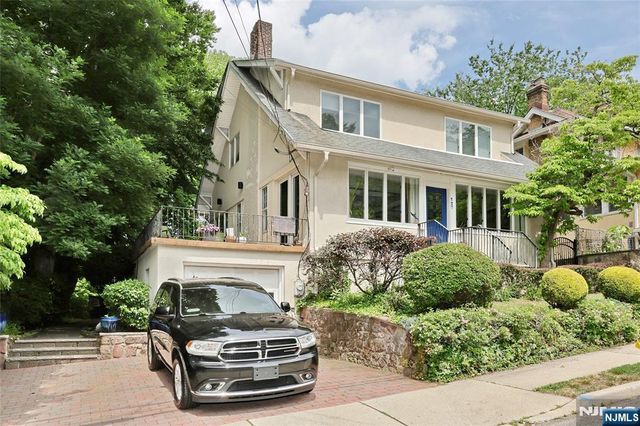 127 Howard Terrace, Leonia, NJ 07605