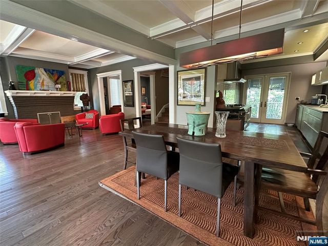 127 Howard Terrace, Leonia, NJ 07605