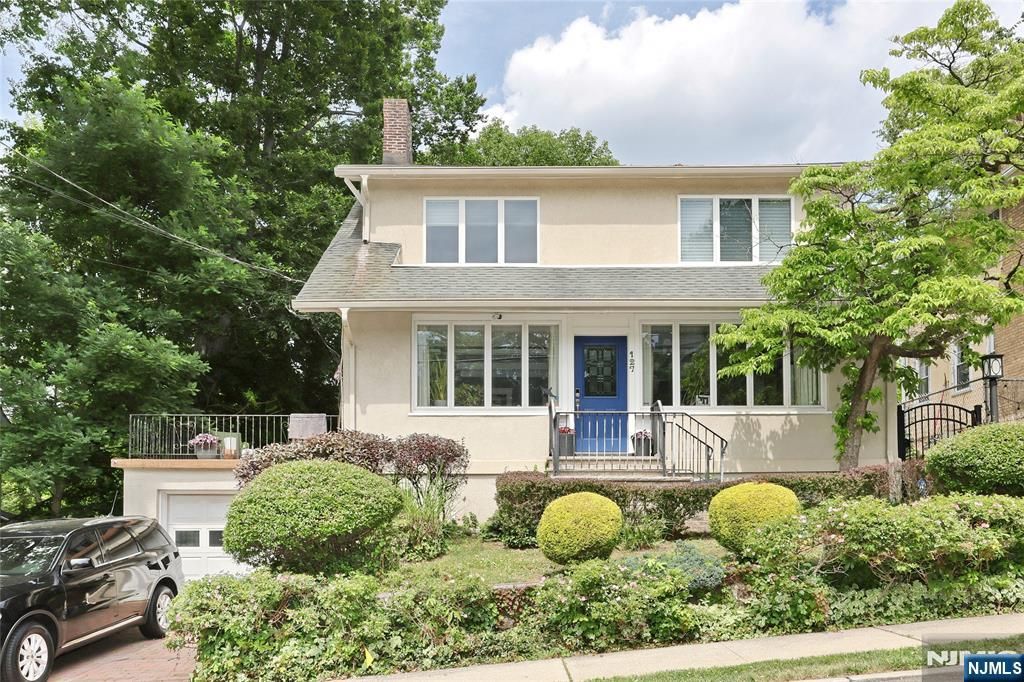 127 Howard Terrace, Leonia, NJ 07605