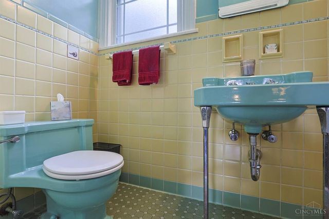 5721 Hamilton Avenue, Cincinnati, OH 45224