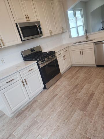 3923 Oak Plank Road, Fresno, TX 77545
