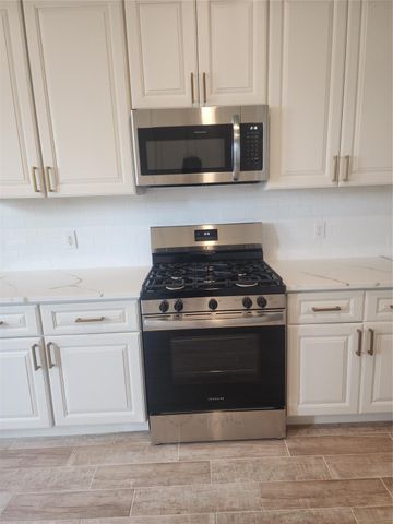 3923 Oak Plank Road, Fresno, TX 77545