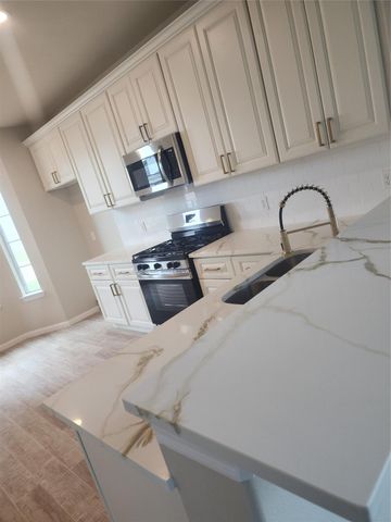 3923 Oak Plank Road, Fresno, TX 77545