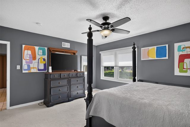 3724 Fleur Drive, Des Moines, IA 50321