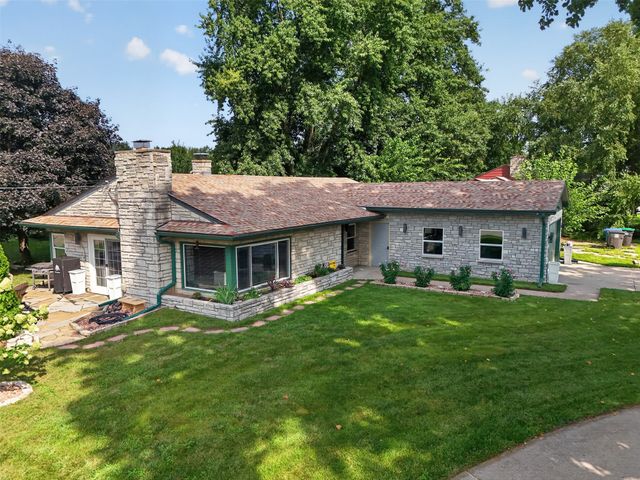 3724 Fleur Drive, Des Moines, IA 50321