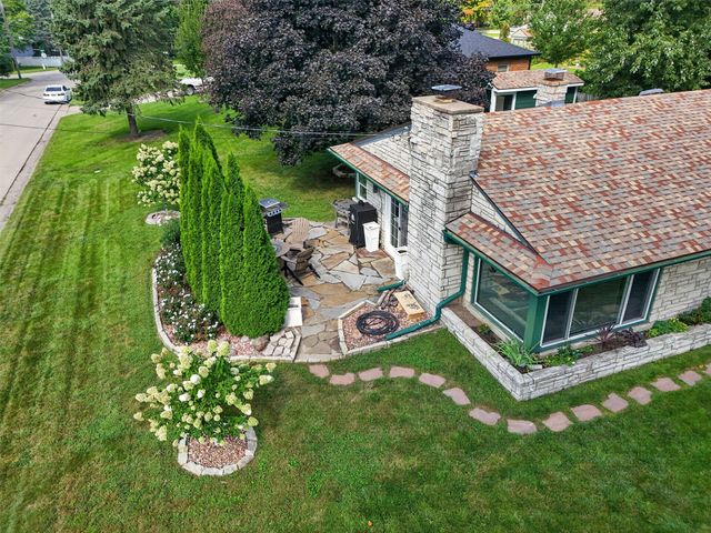 3724 Fleur Drive, Des Moines, IA 50321