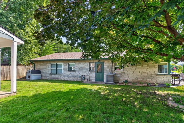 3724 Fleur Drive, Des Moines, IA 50321