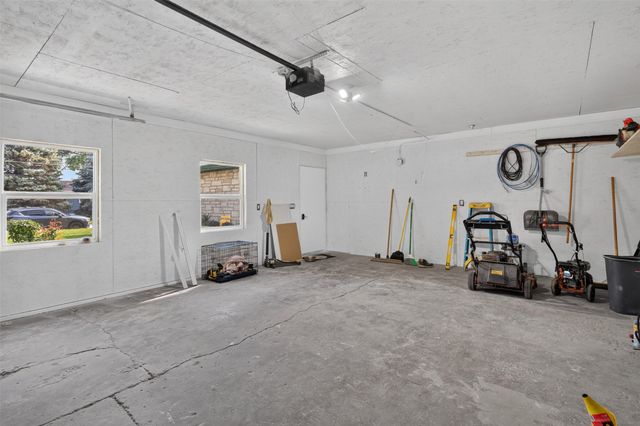 3724 Fleur Drive, Des Moines, IA 50321