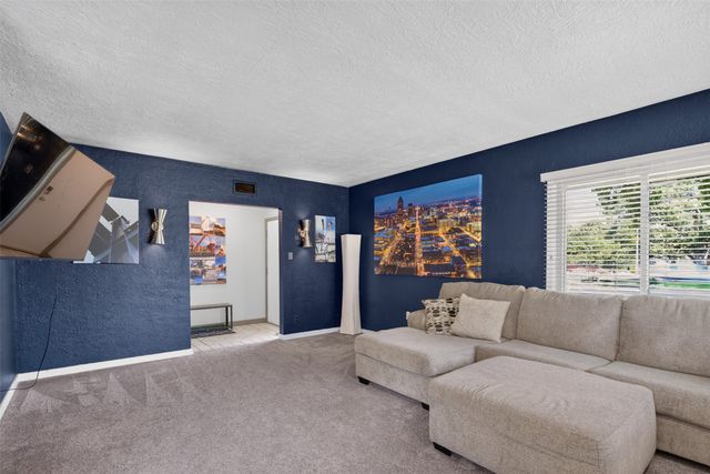 3724 Fleur Drive, Des Moines, IA 50321