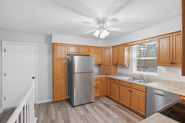 1454 S PECOS AVE, Columbia, MO 65201