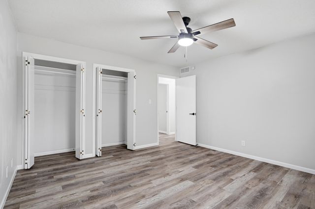 1454 S PECOS AVE, Columbia, MO 65201