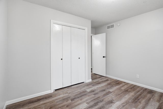 1454 S PECOS AVE, Columbia, MO 65201