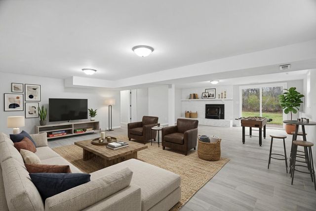 1454 S PECOS AVE, Columbia, MO 65201