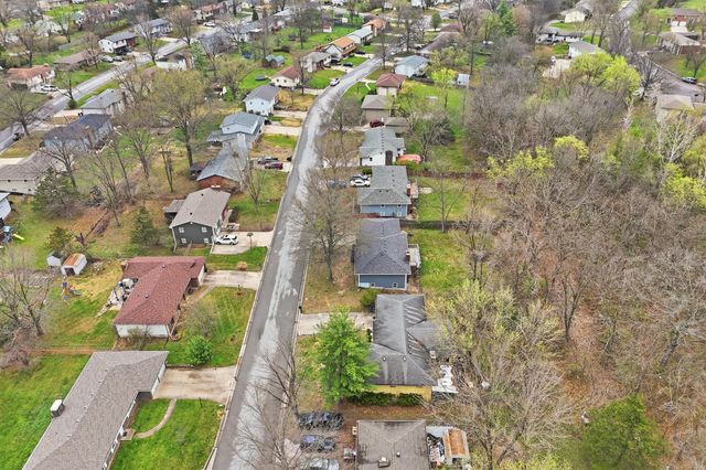 1454 S PECOS AVE, Columbia, MO 65201