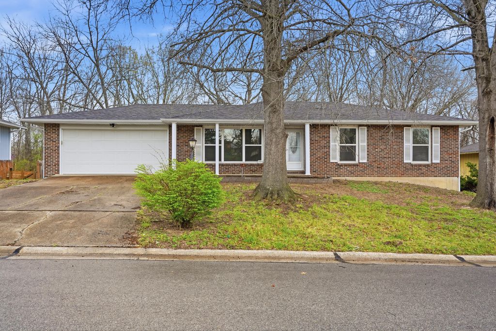 1454 S PECOS AVE, Columbia, MO 65201