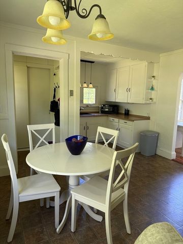 35 Spooner St, Plymouth, MA 02360