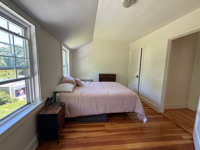 35 Spooner St, Plymouth, MA 02360
