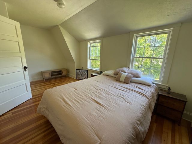 35 Spooner St, Plymouth, MA 02360