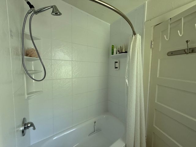 35 Spooner St, Plymouth, MA 02360