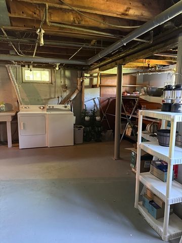35 Spooner St, Plymouth, MA 02360