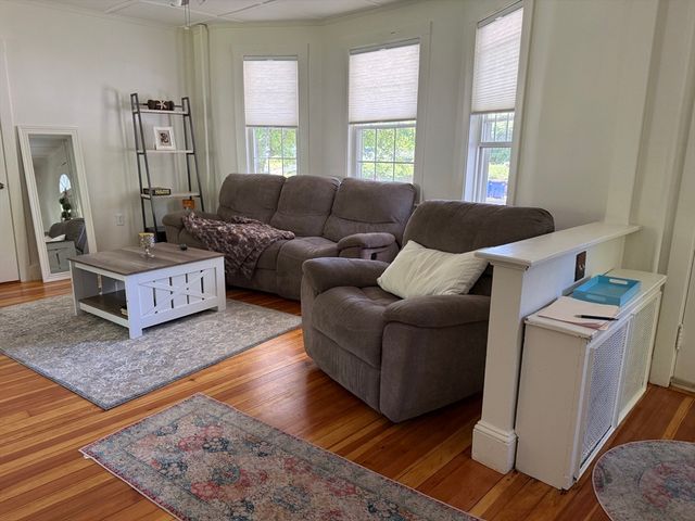 35 Spooner St, Plymouth, MA 02360