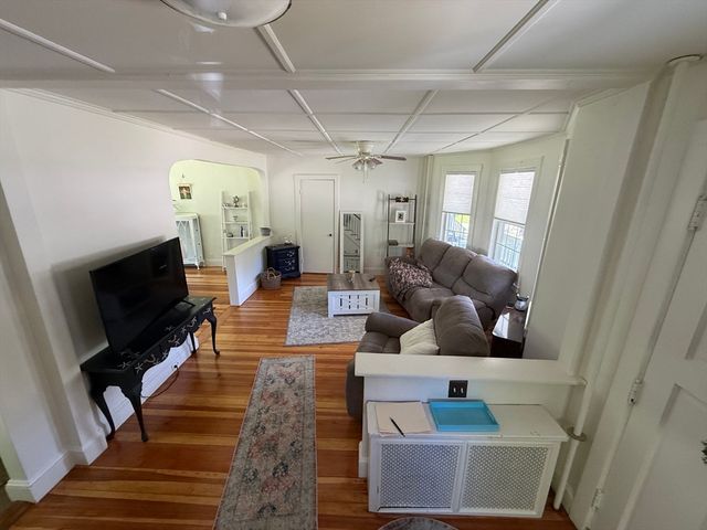 35 Spooner St, Plymouth, MA 02360