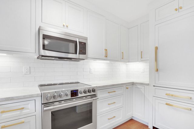 139 Sunrise Avenue 1090, Palm Beach, FL 33480