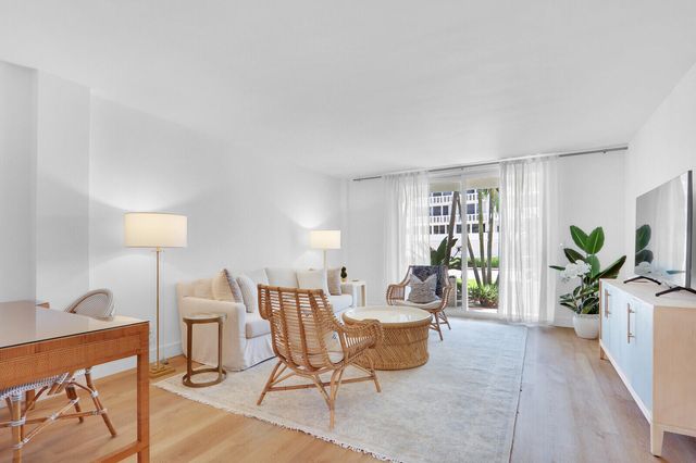139 Sunrise Avenue 1090, Palm Beach, FL 33480