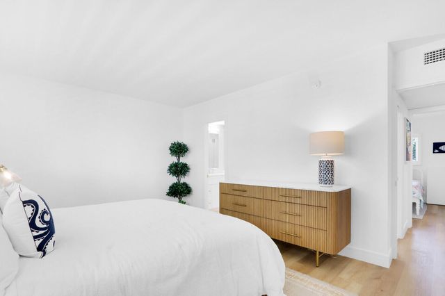139 Sunrise Avenue 1090, Palm Beach, FL 33480