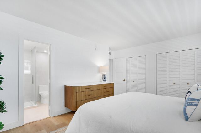 139 Sunrise Avenue 1090, Palm Beach, FL 33480