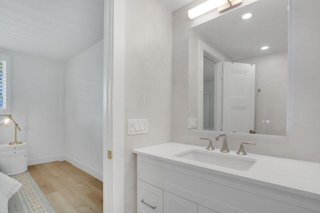 139 Sunrise Avenue 1090, Palm Beach, FL 33480