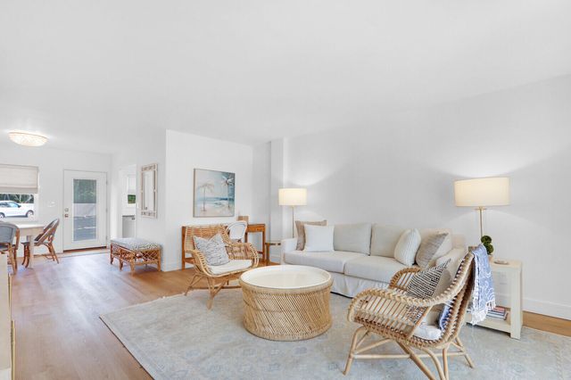 139 Sunrise Avenue 1090, Palm Beach, FL 33480