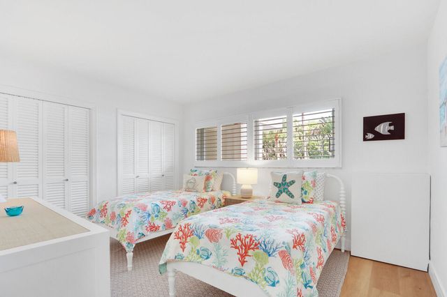 139 Sunrise Avenue 1090, Palm Beach, FL 33480