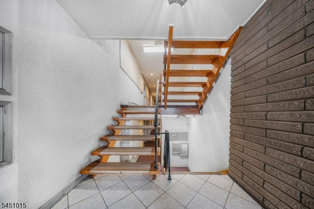 747 N Broad St 105, Elizabeth City, NJ 07208 — photo 4