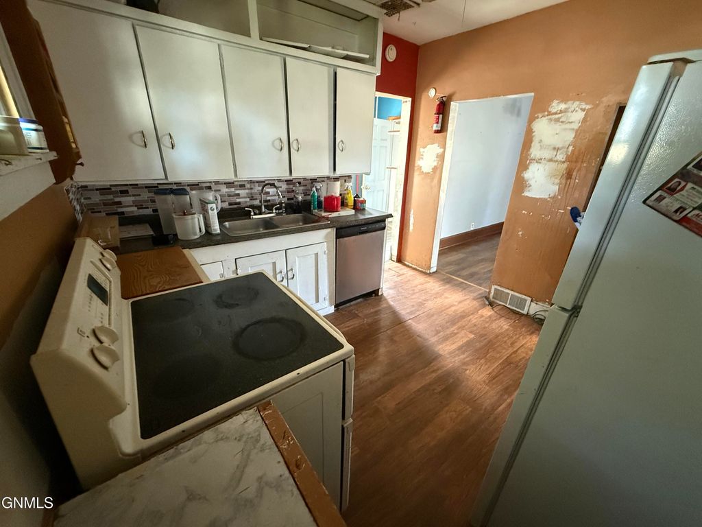 421 Main Street W, Beulah, ND 58523 photo 12