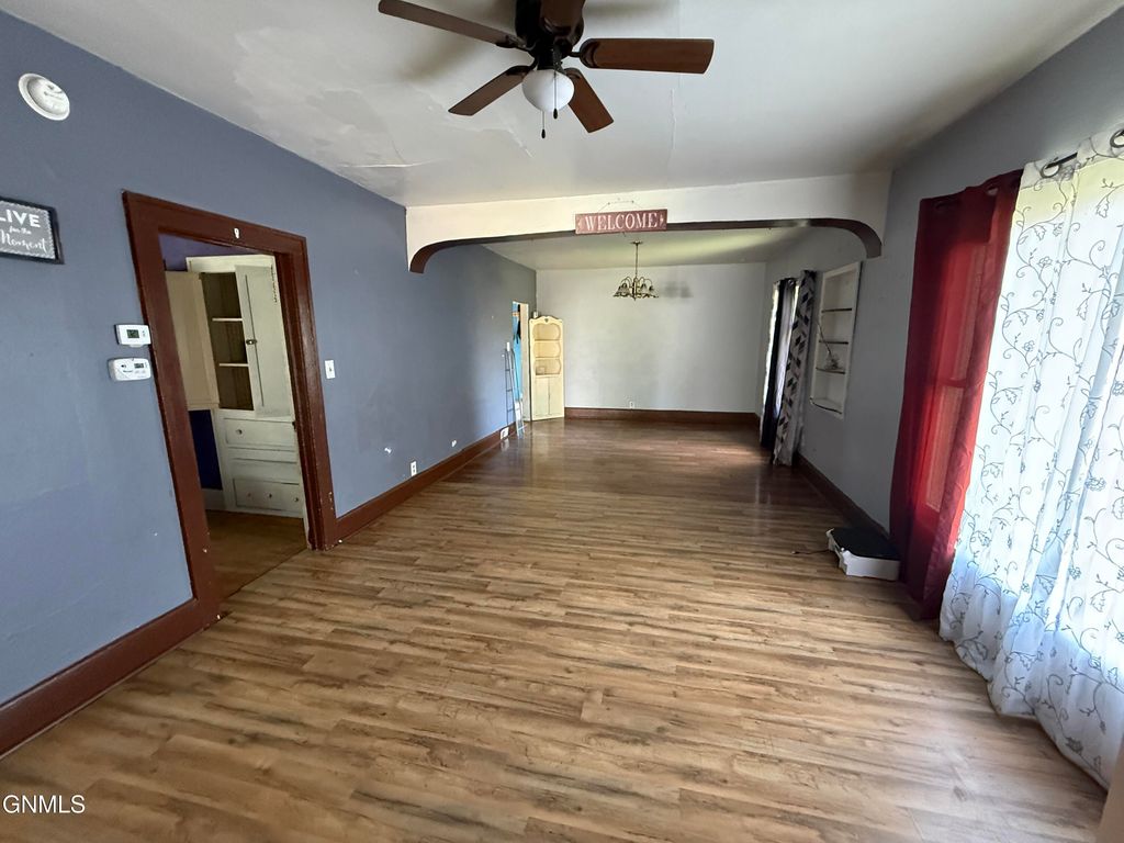 421 Main Street W, Beulah, ND 58523 photo 3