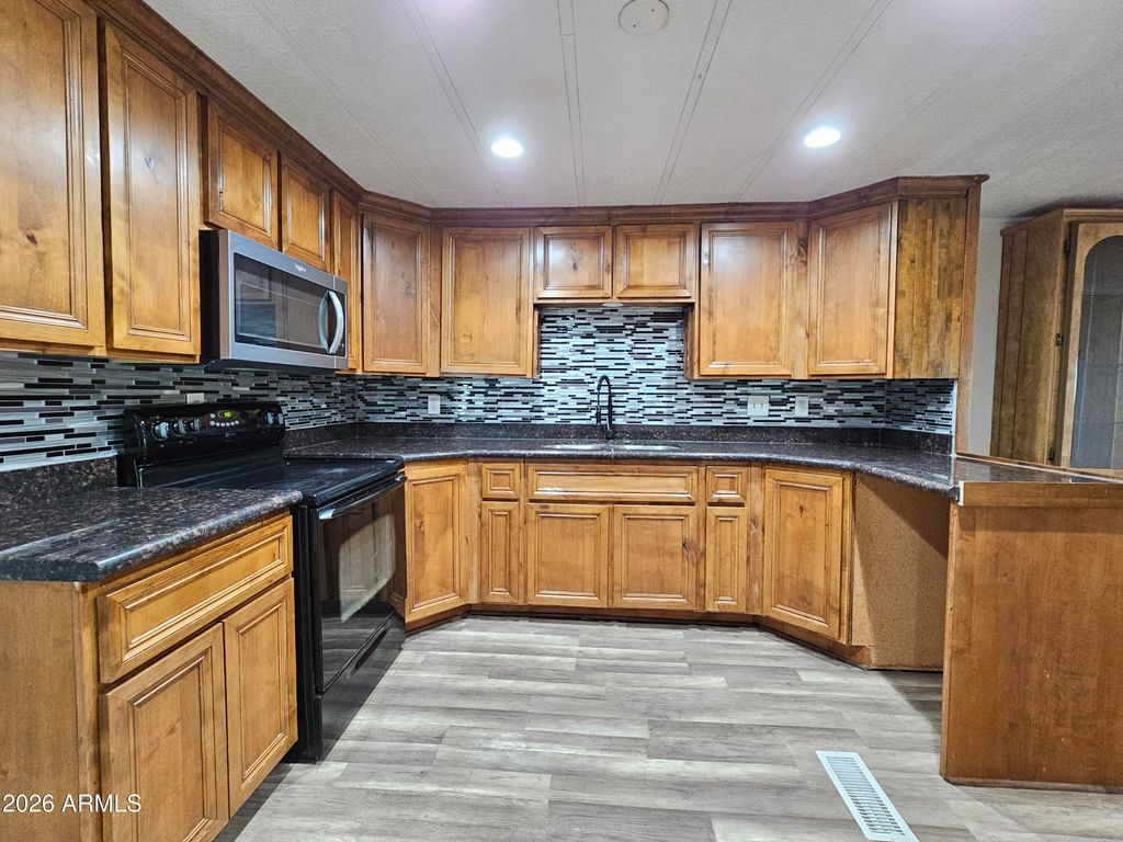 5002 W BETHANY HOME Road 130, Glendale, AZ 85301 — photo 3