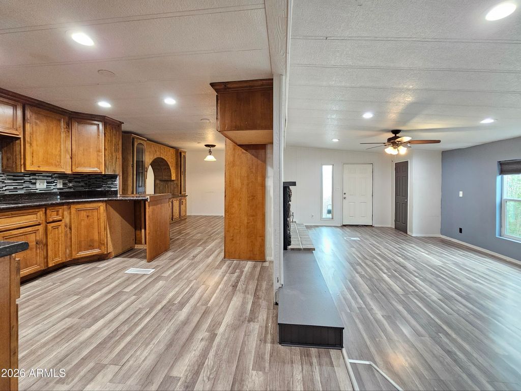 5002 W BETHANY HOME Road 130, Glendale, AZ 85301 — photo 5
