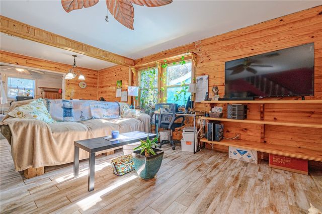 216 Steart St, Rockport, TX 78382