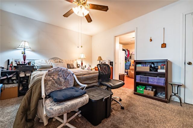 216 Steart St, Rockport, TX 78382